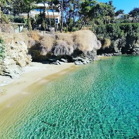 Lenico Beachfront 度假居 *