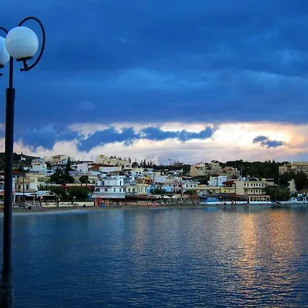 بيت للعطل Lenico Beachfront